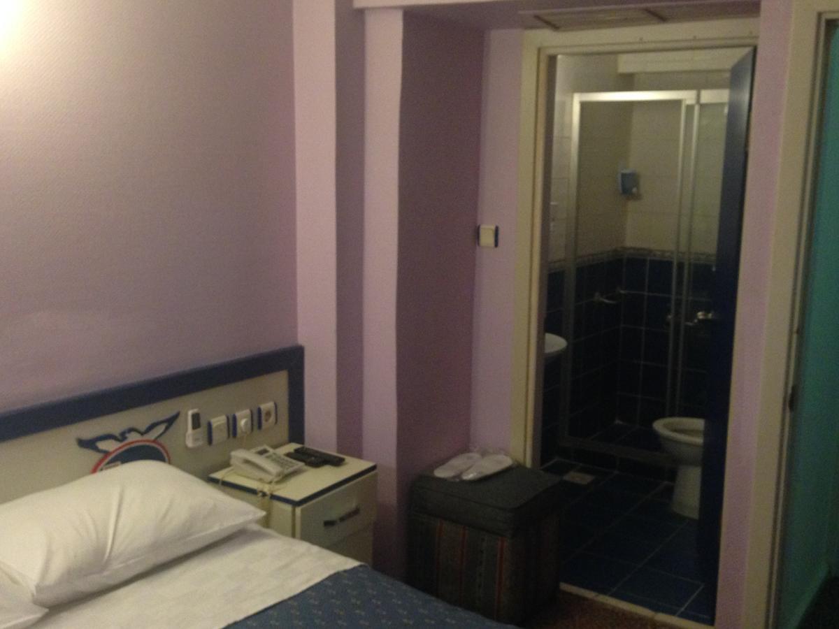 Hotel Akkus อิสตันบูล ภายนอก รูปภาพ