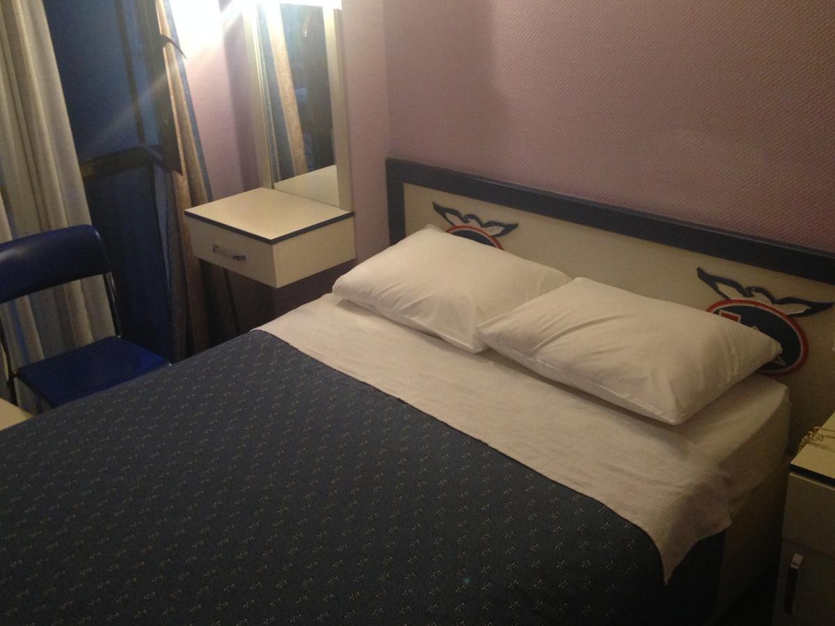 Hotel Akkus อิสตันบูล ภายนอก รูปภาพ
