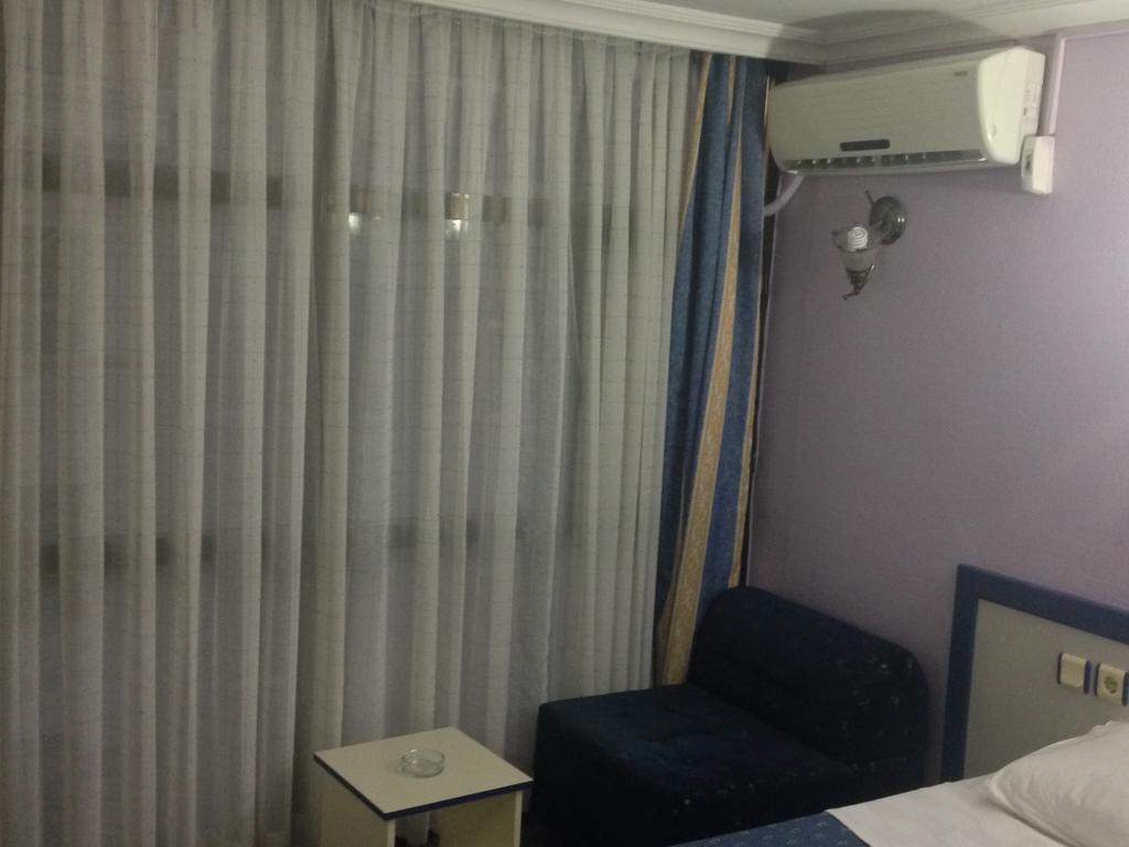 Hotel Akkus อิสตันบูล ภายนอก รูปภาพ